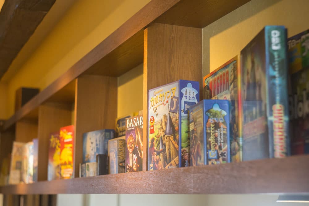 ボードゲームが飾ってある棚